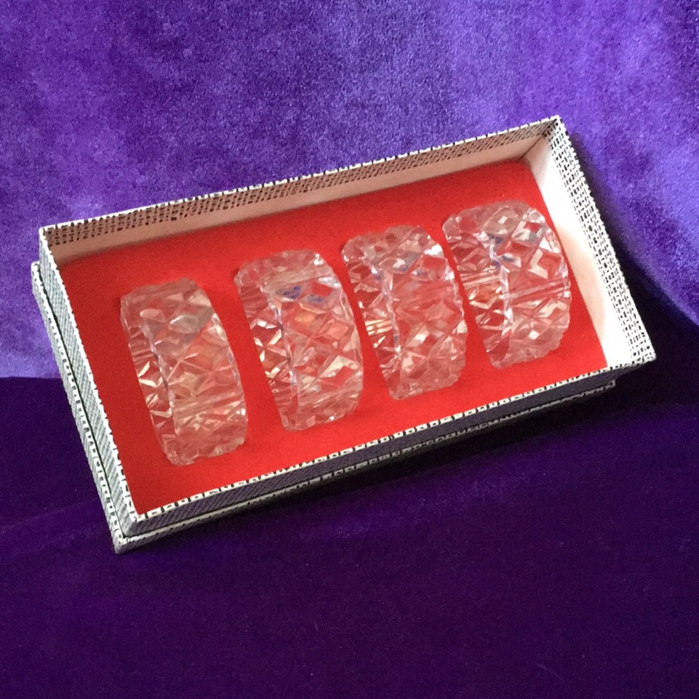 Set of 4 Multi-faceted Glass Napkin Rings